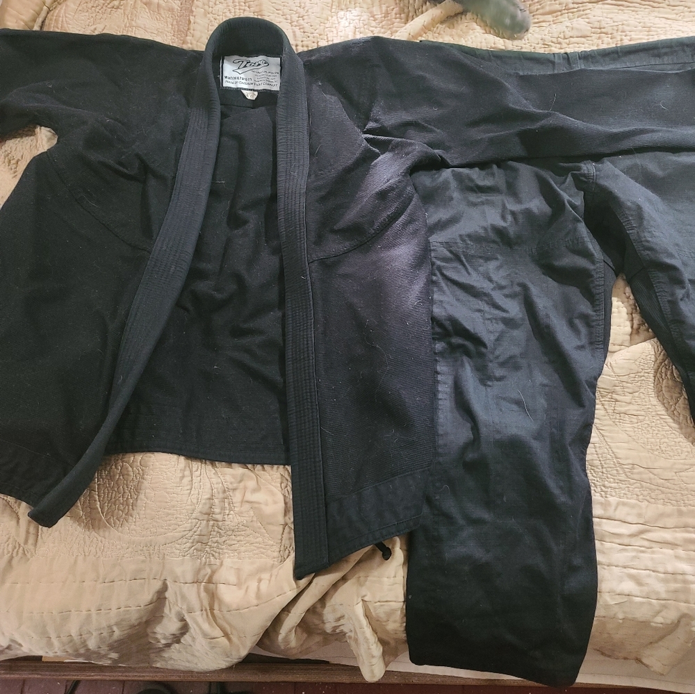 Jiu Jitsu Gi Like New Size A0